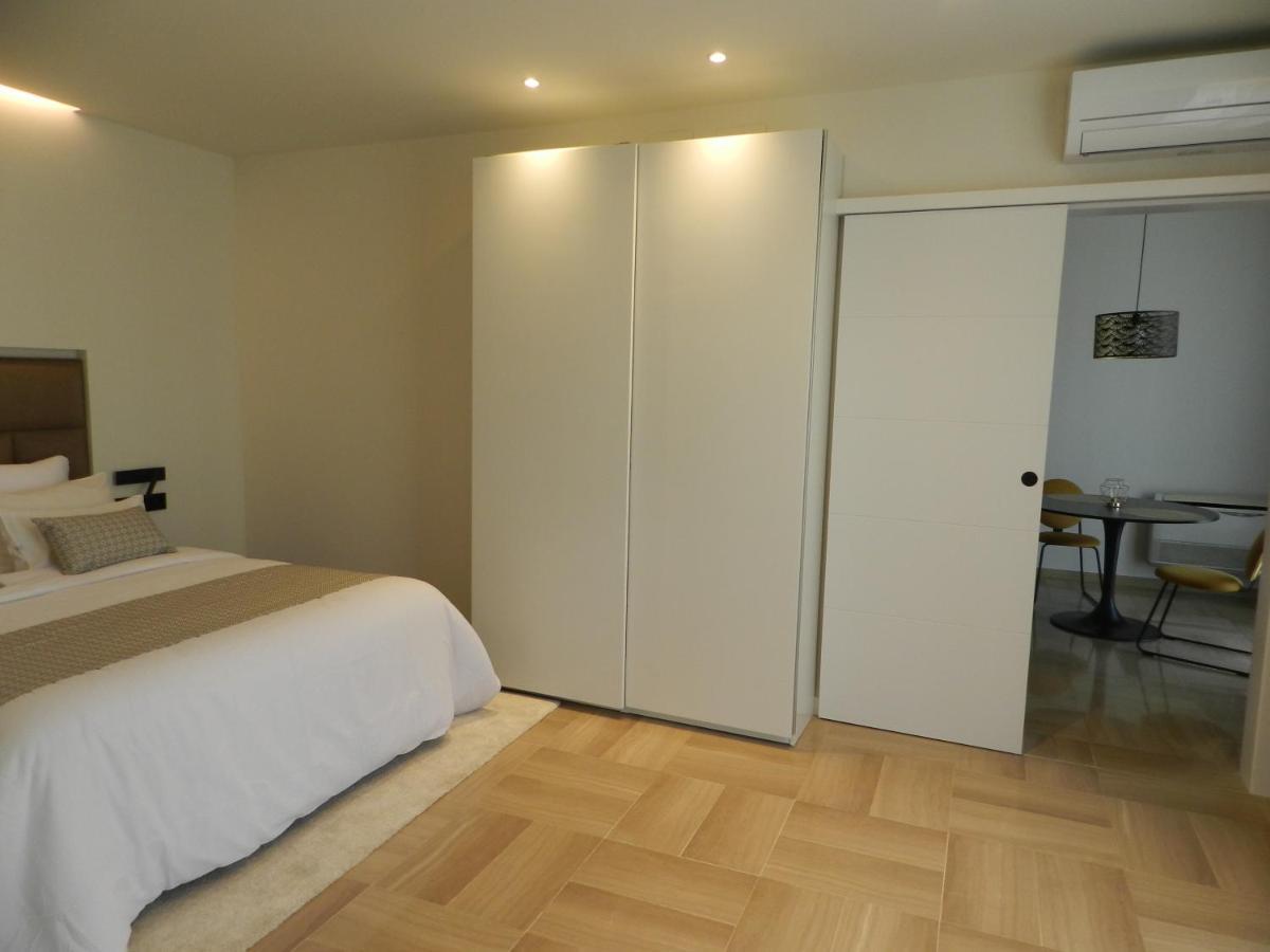 Hotel Manel Martorell Exterior photo