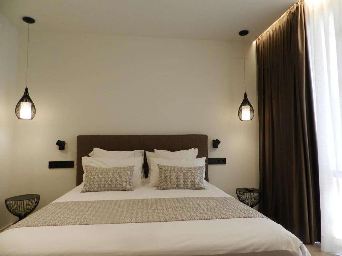 Hotel Manel Martorell Exterior photo
